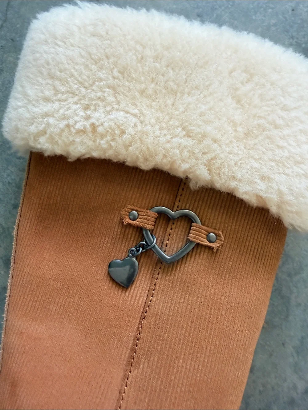 UGG Girls Tall Chestnut Shearling Boots Pink Sole Heart Charm Size 3
